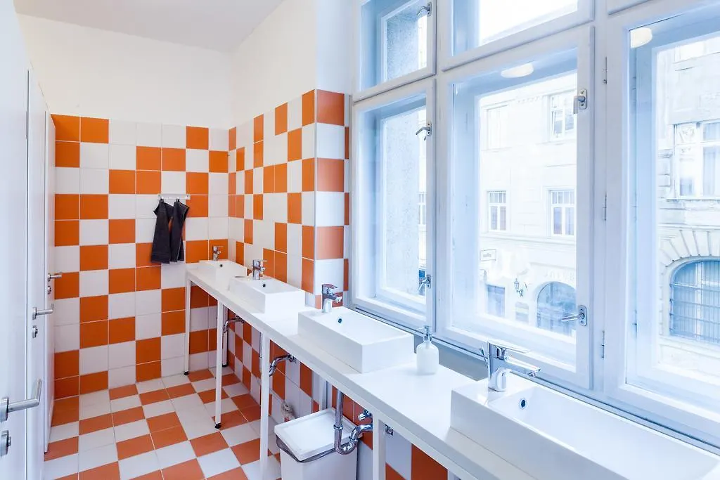 Essential Hostel Budapest